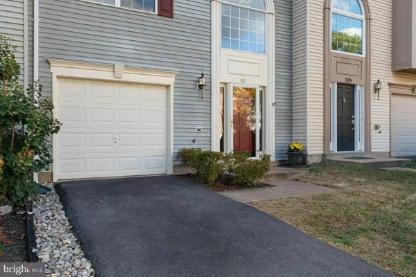 Leesburg, VA 20175,881 TALL OAKS SQ SE