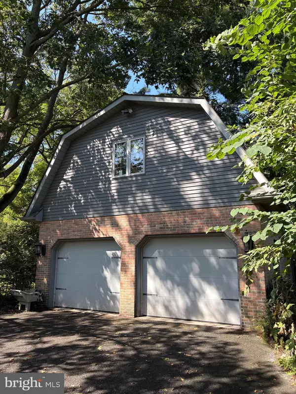 Lancaster, PA 17602,934 VILLAGE RD