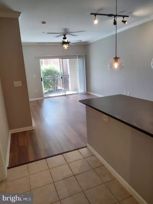 Herndon, VA 20171,12958 CENTRE PARK CIR #120