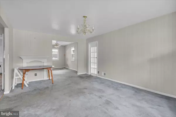 Mount Holly, NJ 08060,38 TINKER DR