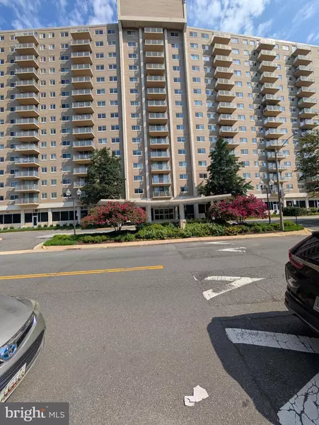 1225 MARTHA CUSTIS DR #903, Alexandria, VA 22302