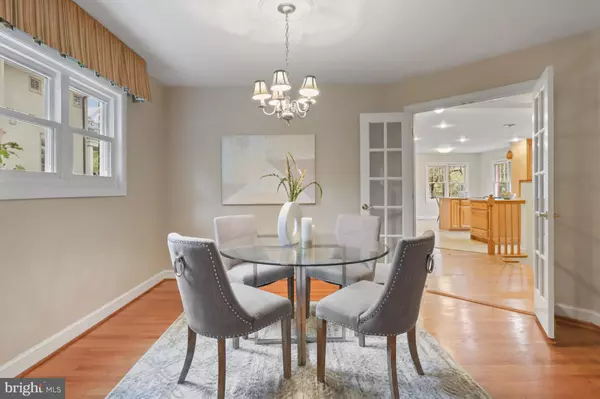 Arlington, VA 22207,2822 N HARRISON ST