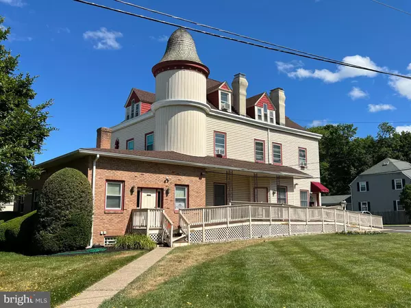 200 E PENNSYLVANIA AVE #2B, Oreland, PA 19075