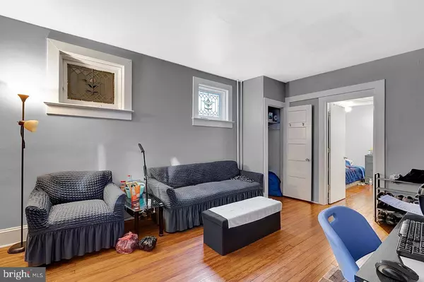 Trenton, NJ 08618,330 HILLCREST AVE