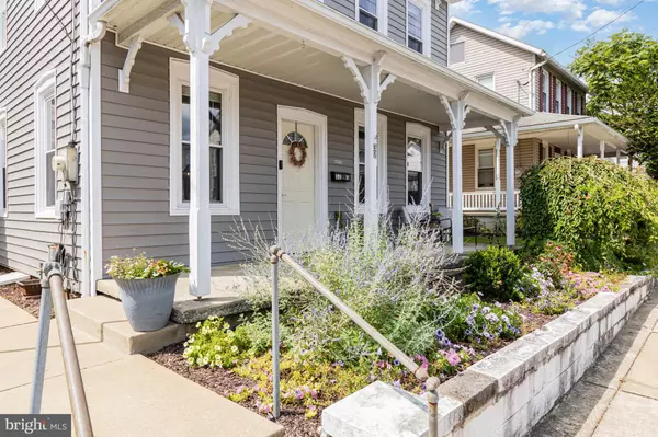 Akron, PA 17501,32 S 11TH ST