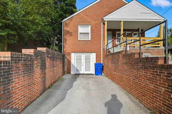 Front Royal, VA 22630,422 RANDOLPH AVE