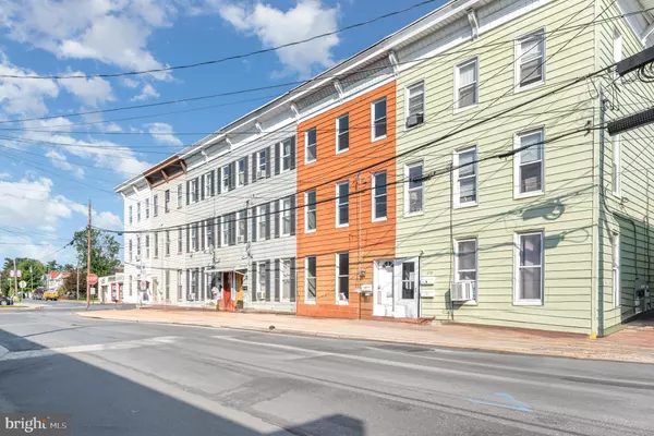 Mechanicsburg, PA 17055,212 W ALLEN STREET