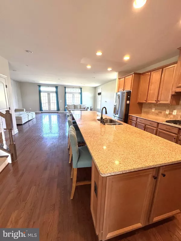 Ashburn, VA 20147,44396 FOXTHOM TER