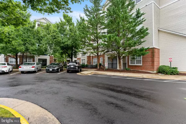 Herndon, VA 20171,12925 CENTRE PARK CIR #311