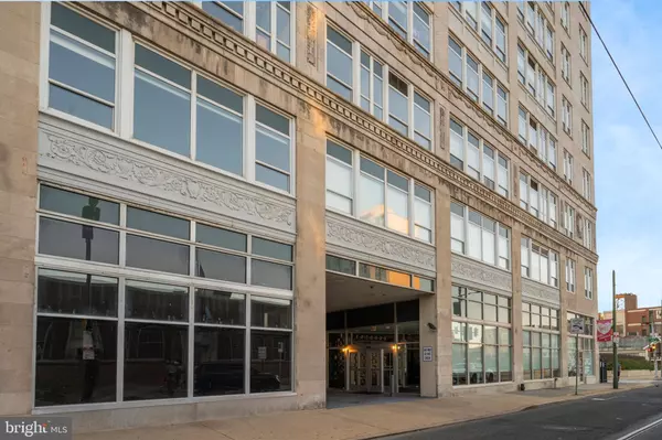 Philadelphia, PA 19107,1100 VINE ST #P211