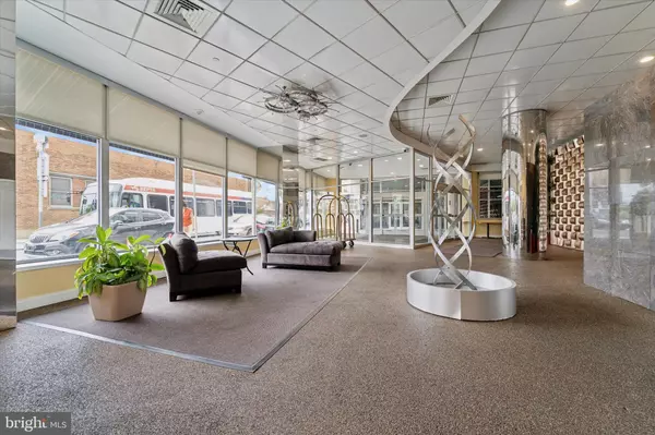 Philadelphia, PA 19107,1100 VINE ST #P211