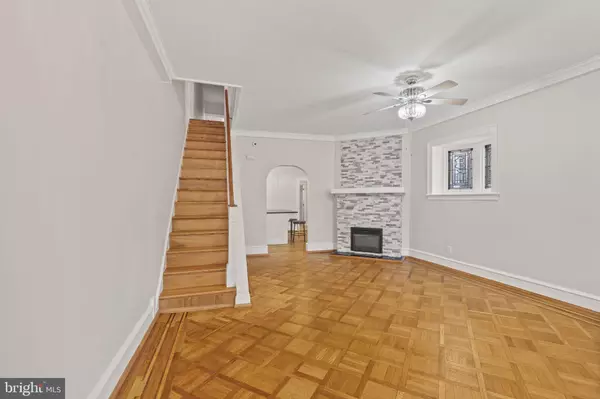 Philadelphia, PA 19143,6117 CHRISTIAN ST