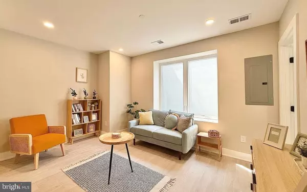 Washington, DC 20002,1806 D ST NE #1