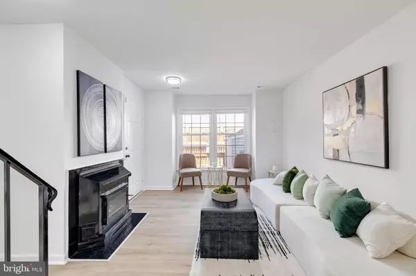 Centreville, VA 20121,6011 SUNSET RIDGE CT