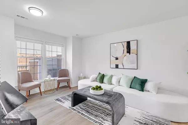 Centreville, VA 20121,6011 SUNSET RIDGE CT