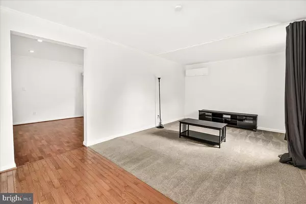 Pasadena, MD 21122,8841 FORT SMALLWOOD RD