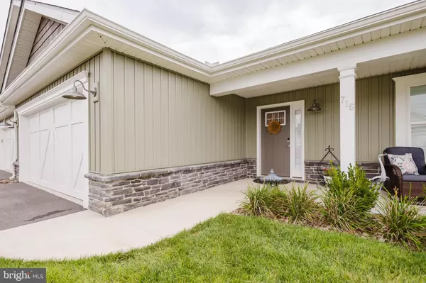 Hedgesville, WV 25427,716 DRIPPING SPRING DR