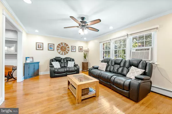 Warminster, PA 18974,919 LAVERA RD