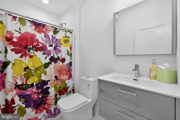 Philadelphia, PA 19128,6706 CINNAMINSON CT