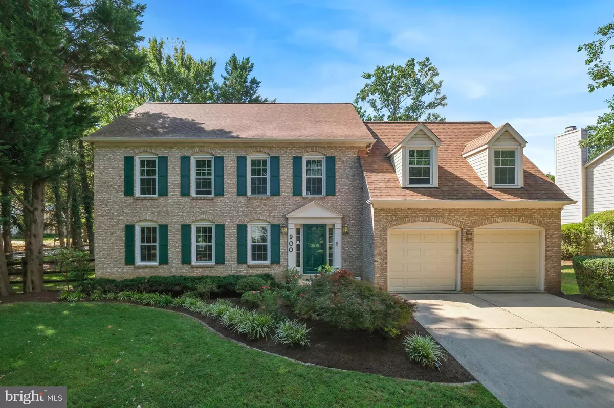 Potomac, MD 20854,900 WHITE PINE PL