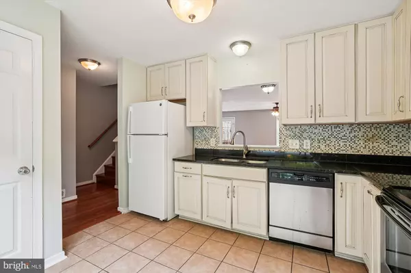 Stafford, VA 22554,402 MUNSONS HILL CT