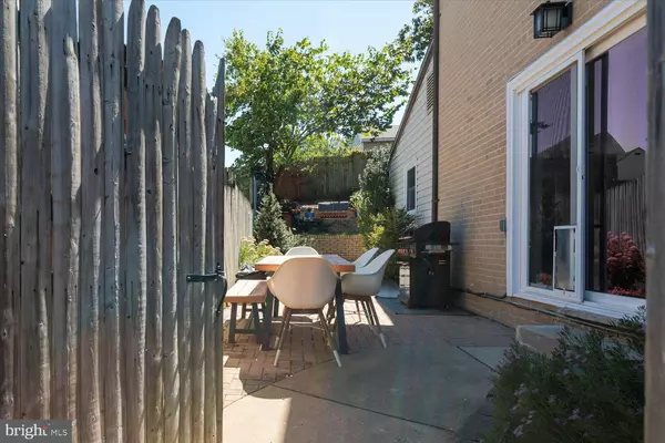 Arlington, VA 22204,5208 10TH PL S