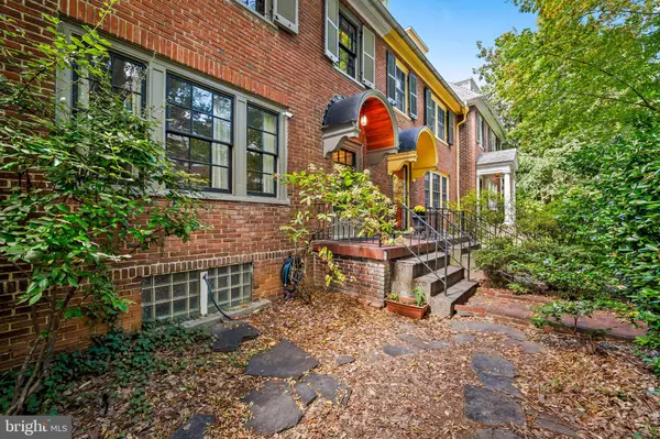 Baltimore, MD 21218,3916 CLOVERHILL RD