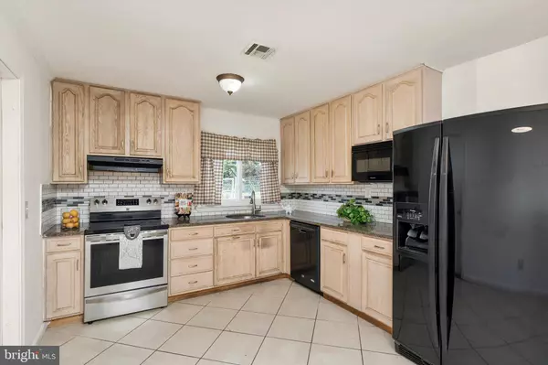 Willingboro, NJ 08046,43 BLUEBERRY LN