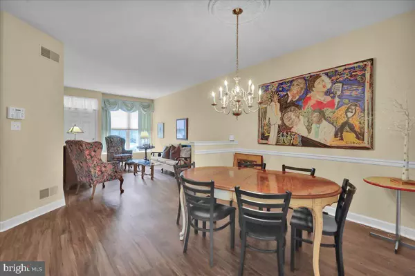 Wyomissing, PA 19610,2 AVONDALE DR