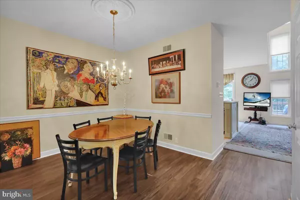 Wyomissing, PA 19610,2 AVONDALE DR