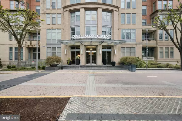 Mclean, VA 22102,8220 CRESTWOOD HEIGHTS DR #914