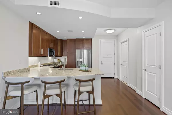 Mclean, VA 22102,8220 CRESTWOOD HEIGHTS DR #914