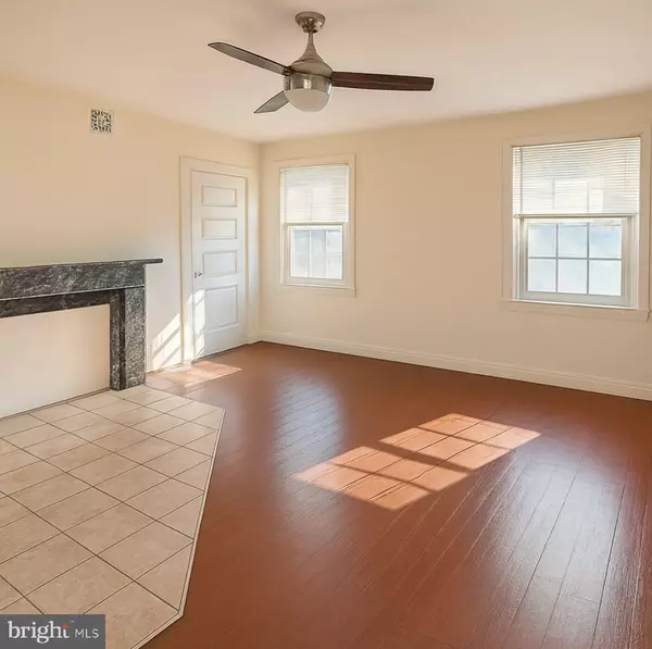 312 S 12TH ST #3F, Philadelphia, PA 19107