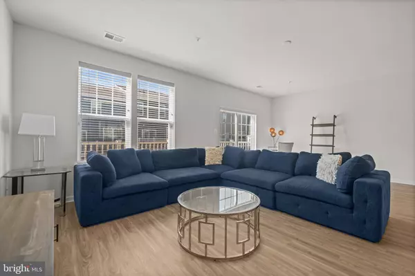 Lanham, MD 20706,10549 JIM LOVELL LN #1422