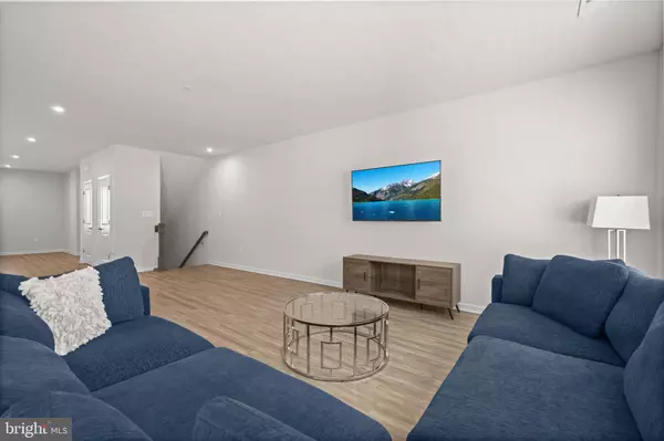 Lanham, MD 20706,10549 JIM LOVELL LN #1422