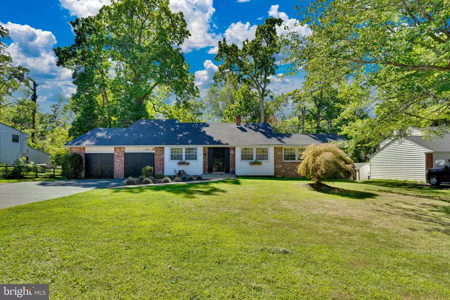 18 LAWRENCE RD, Norristown, PA 19403