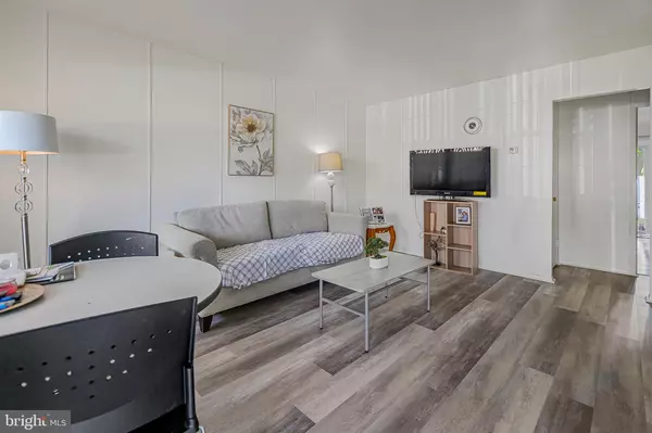 Willingboro, NJ 08046,12 RAEBURN LN