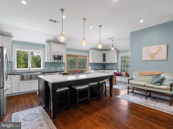Oakton, VA 22124,11311 STUART MILL RD