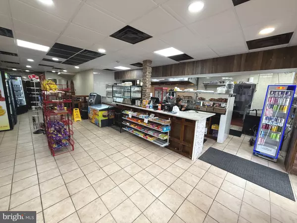 Sea Isle City, NJ 08243,4911 LANDIS AVE