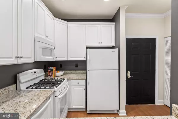 Arlington, VA 22201,1321 N ADAMS CT N #105