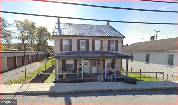 109 W HIGH ST, Hancock, MD 21750