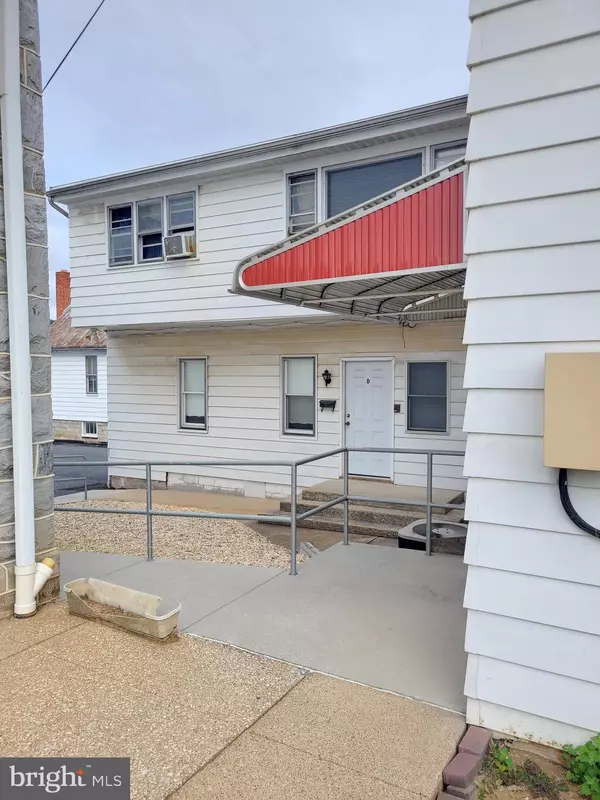 Dillsburg, PA 17019,7 N BALTIMORE ST