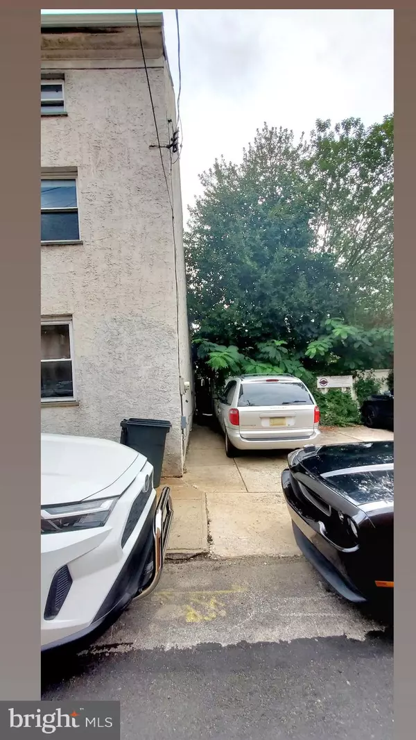 Philadelphia, PA 19127,105 CARSON ST