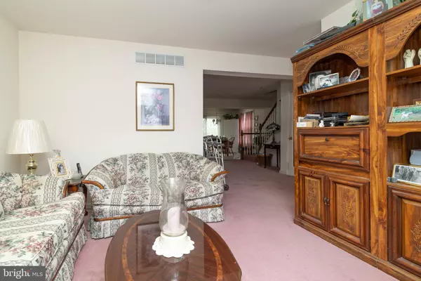 Warrington, PA 18976,361 CEDAR WAXWING DR