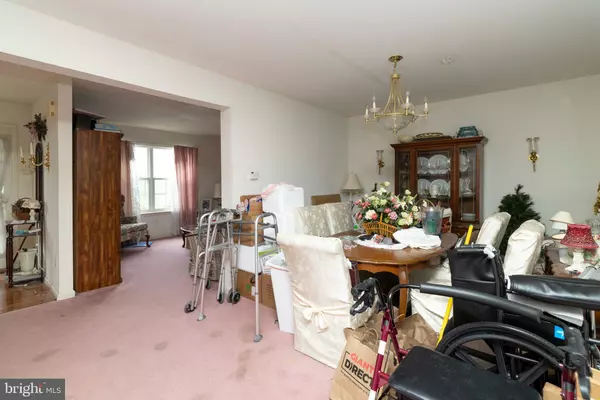 Warrington, PA 18976,361 CEDAR WAXWING DR