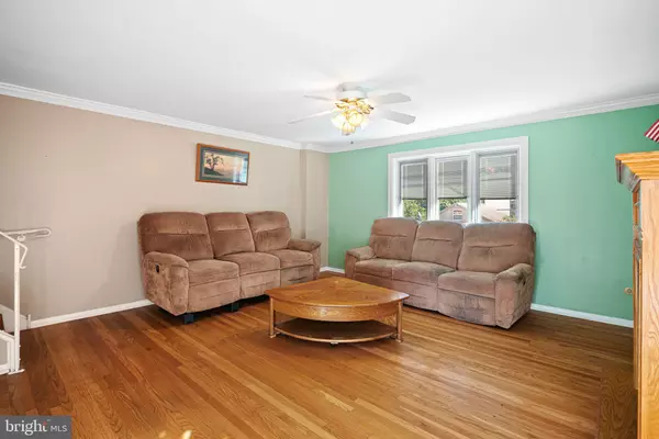 Philadelphia, PA 19152,2633 MAXWELL ST