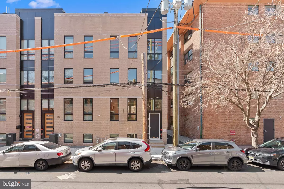 Philadelphia, PA 19146,722 S 17TH ST #7