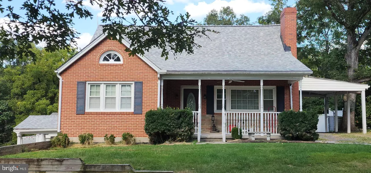 1064 STRASBURG RD, Front Royal, VA 22630