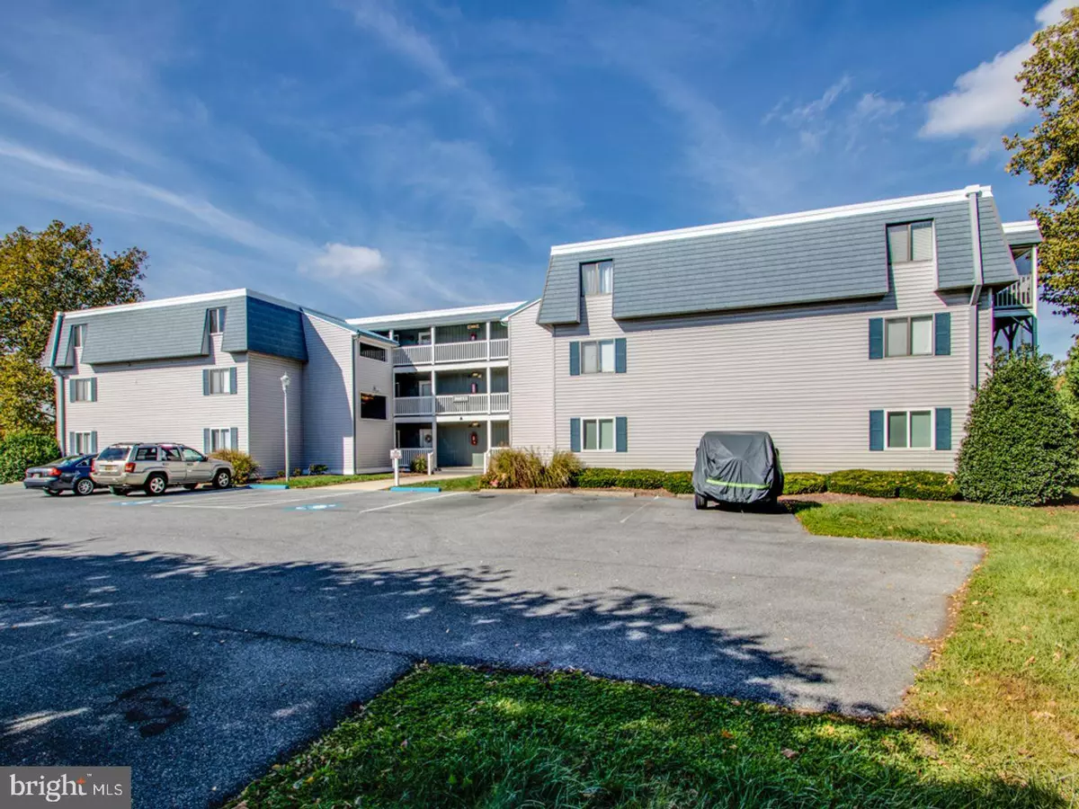 Rehoboth Beach, DE 19971,36011 CONDO DR #102