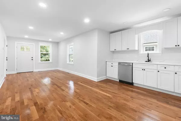 Landover, MD 20785,1528 HUNT AVE